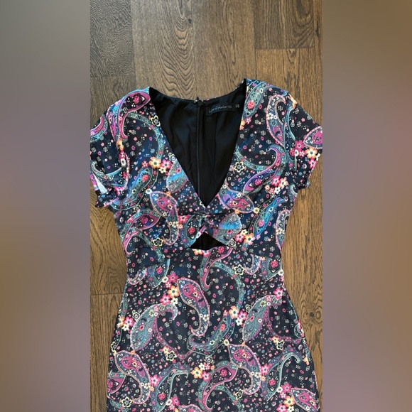 NWT House of Harlow 1960 x REVOLVE Marseille Maxi Dress in Black Paisley Multi - Picture 4 of 8